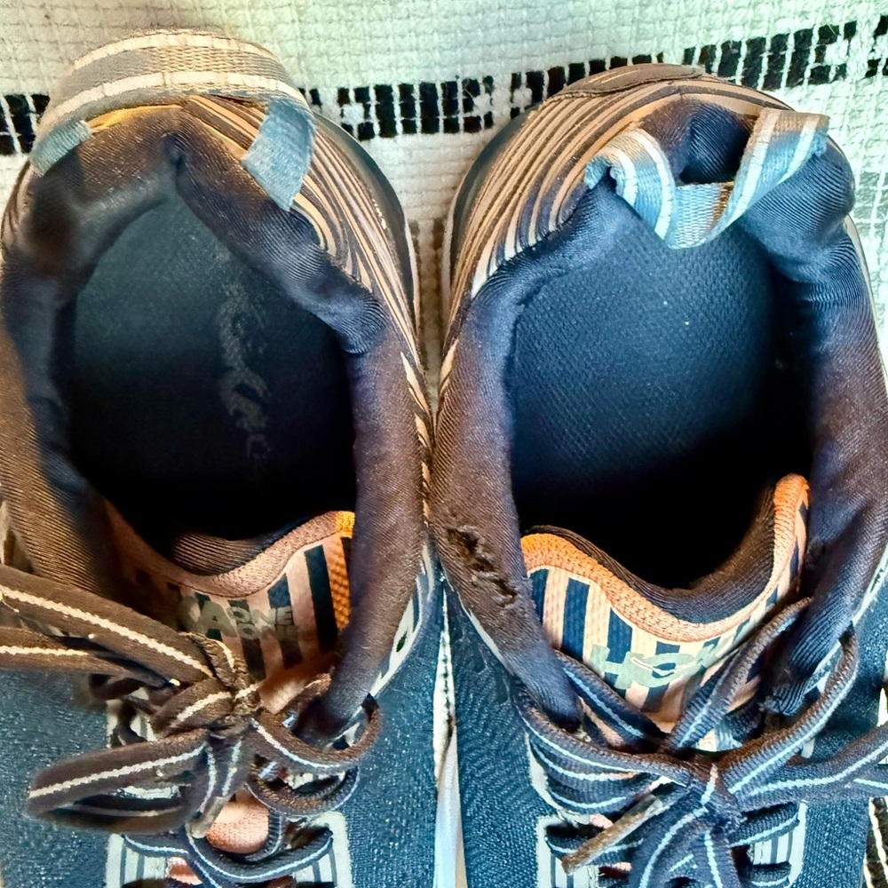 Hoka One Bondi 6 Running Shoes, Womens size 11 - Picture 10 of 12